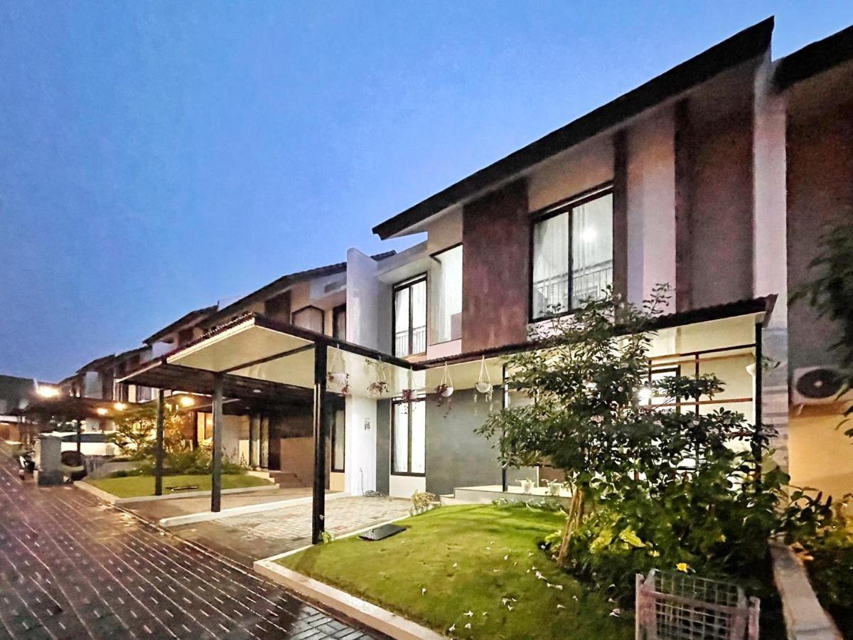 Larisa Homestay Syariah Padalarang ภายนอก รูปภาพ